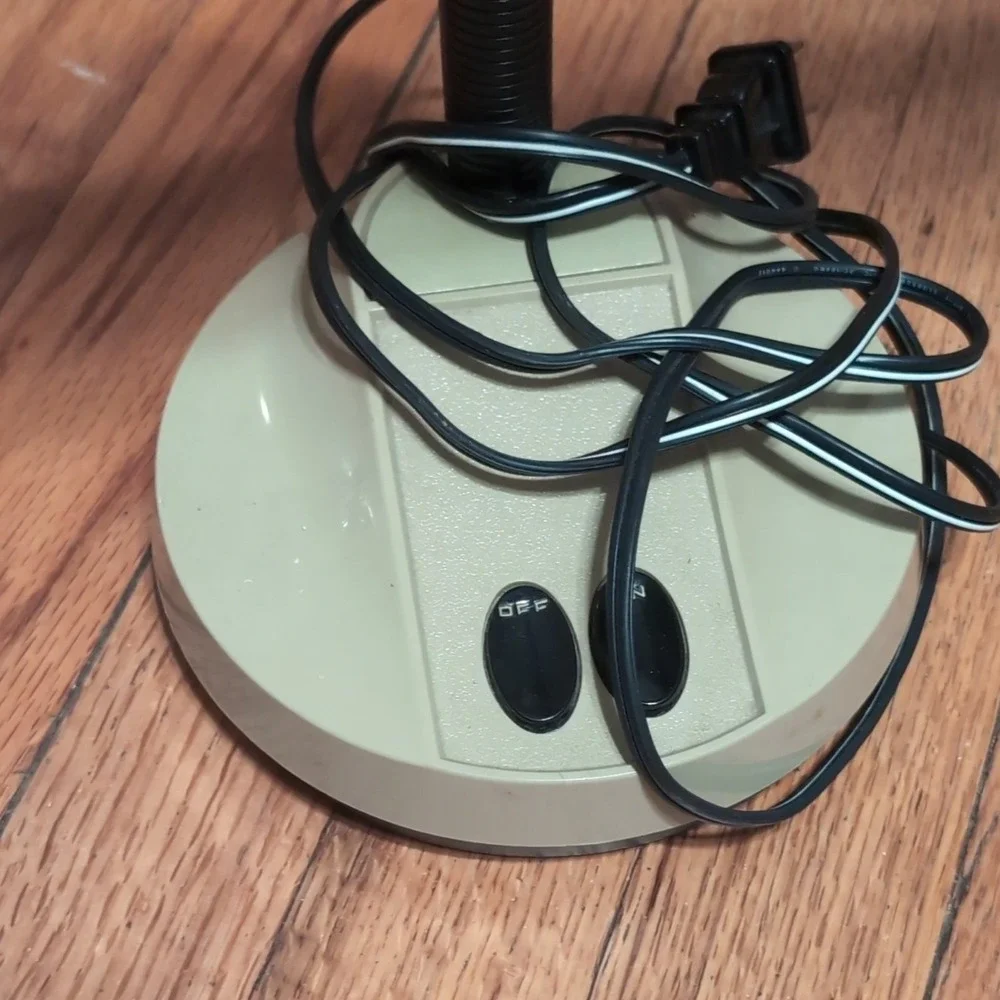 Mobilite 179 Desk Lamp Beige Gooseneck 1960s F15T8/CW